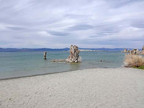 South Tufa Towers Trail